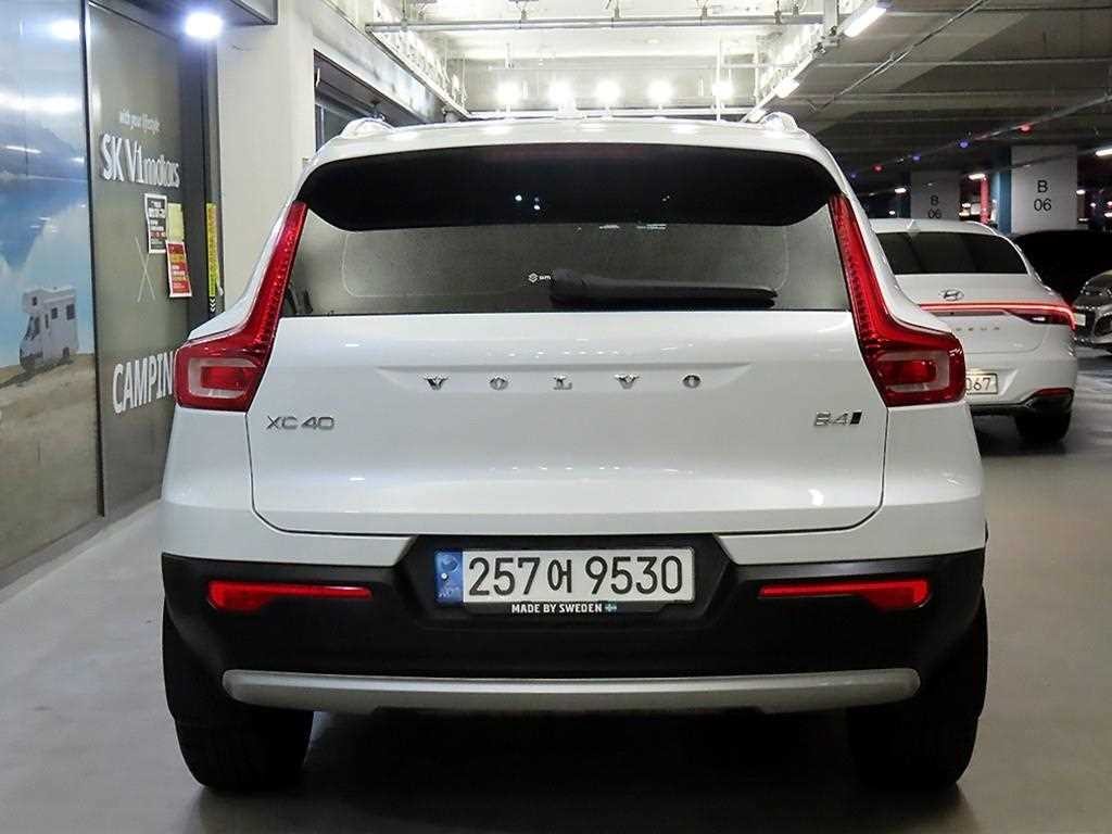 볼보 XC40 B4 AWD 인스크립션 이미지 5