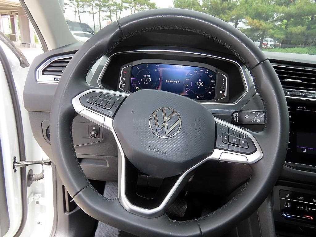 폭스바겐 티구안 티구안(2세대) 2.0 TDI 프레스티지 이미지 8