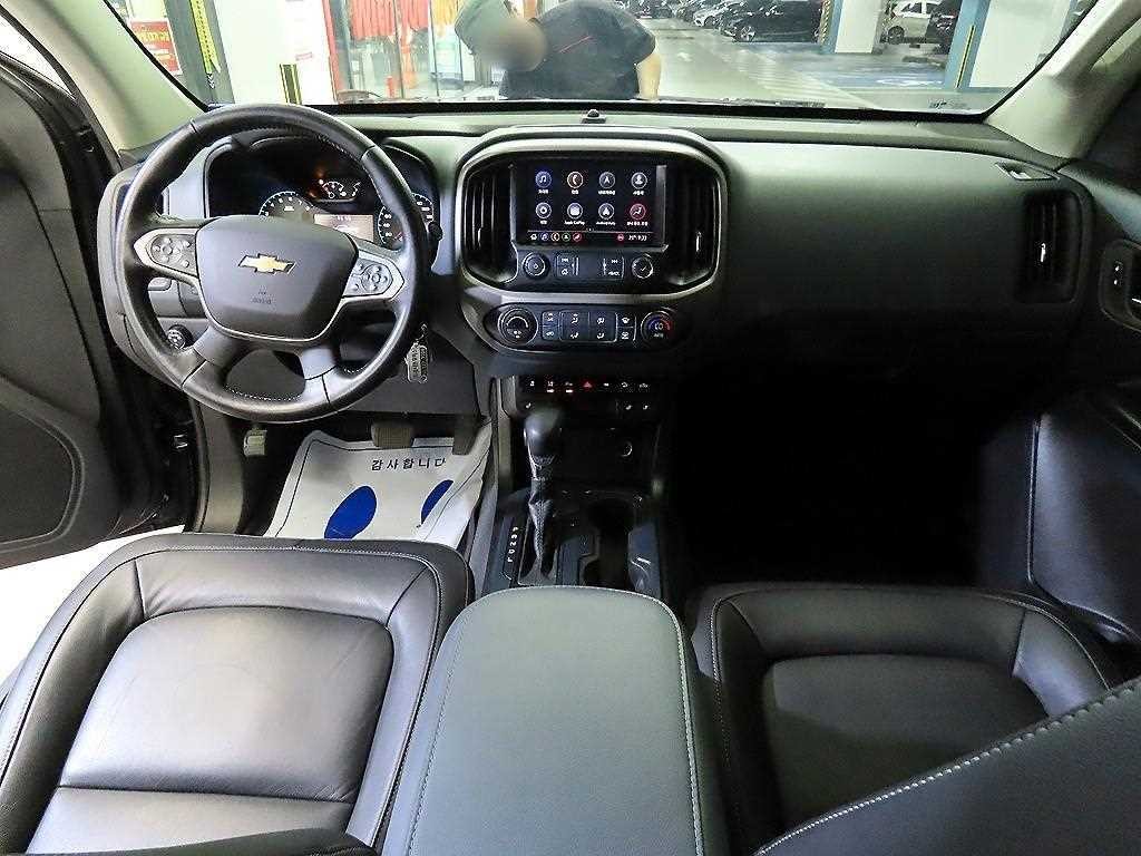 쉐보레 콜로라도 리얼 뉴 콜로라도 3.6 Z71-X 미드나잇 4WD 이미지 10