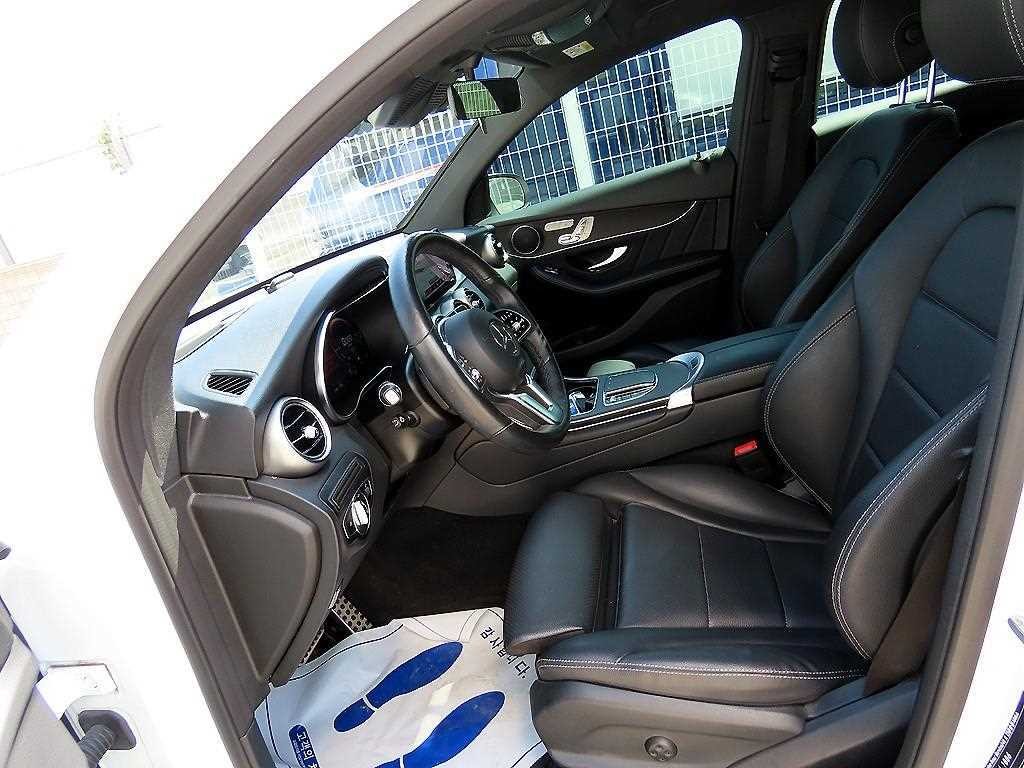벤츠 GLC 클래스 GLC클래스 X253 GLC 300 e 4MATIC 쿠페 이미지 5