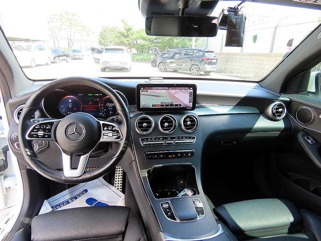 벤츠 GLC 클래스 GLC클래스 X253 GLC 300 e 4MATIC 쿠페 이미지 7