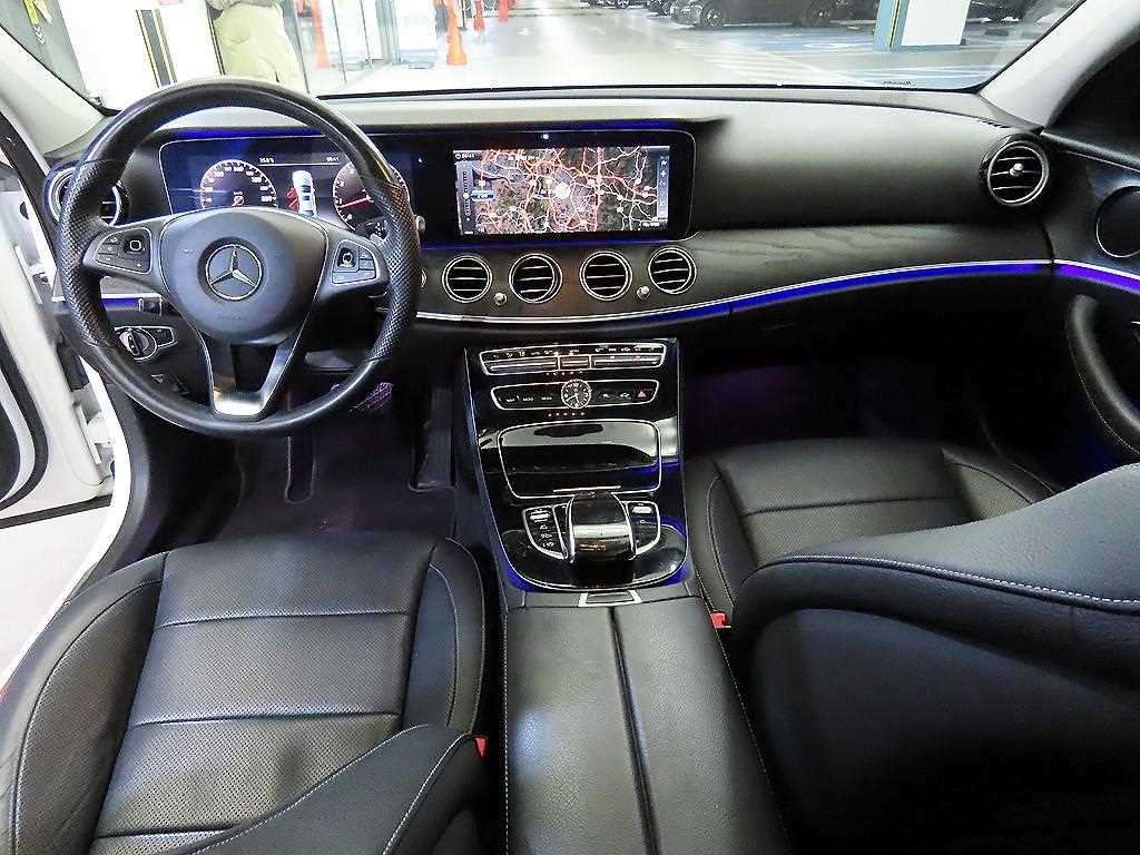 벤츠 E 클래스 E-클래스 W213 E300 아방가르드 이미지 10