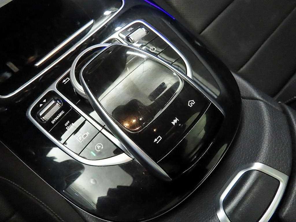 벤츠 E 클래스 E-클래스 W213 E300 아방가르드 이미지 13