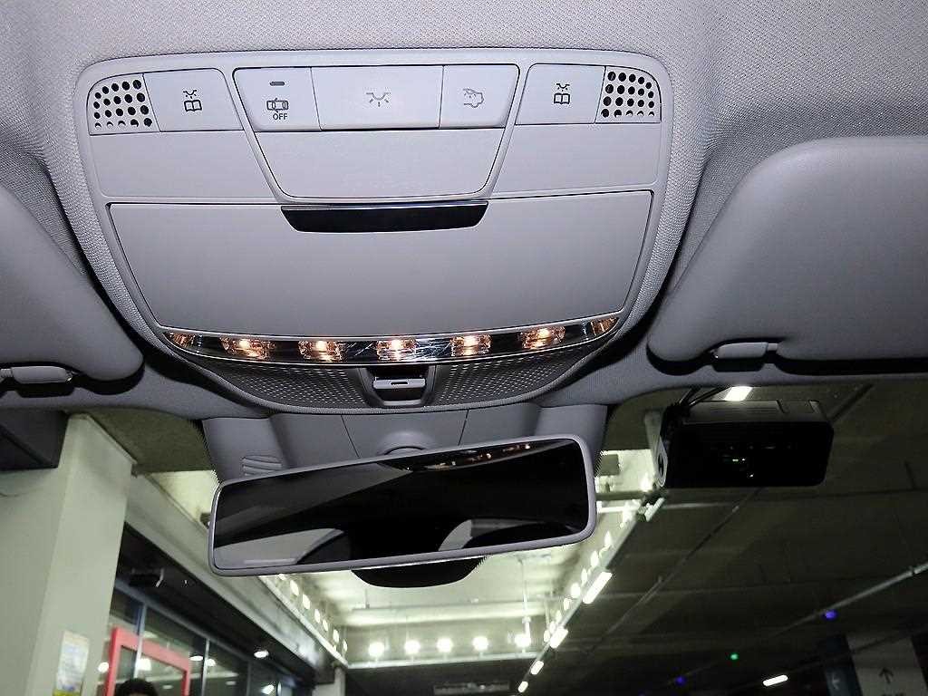 벤츠 E 클래스 E-클래스 W213 E300 아방가르드 이미지 14