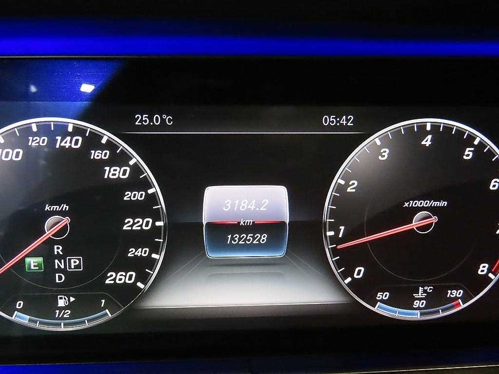 벤츠 E 클래스 E-클래스 W213 E300 아방가르드 이미지 9