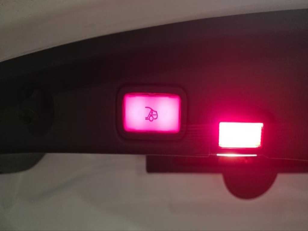 벤츠 E 클래스 E-클래스 W213 E220d 카브리올레 이미지 14