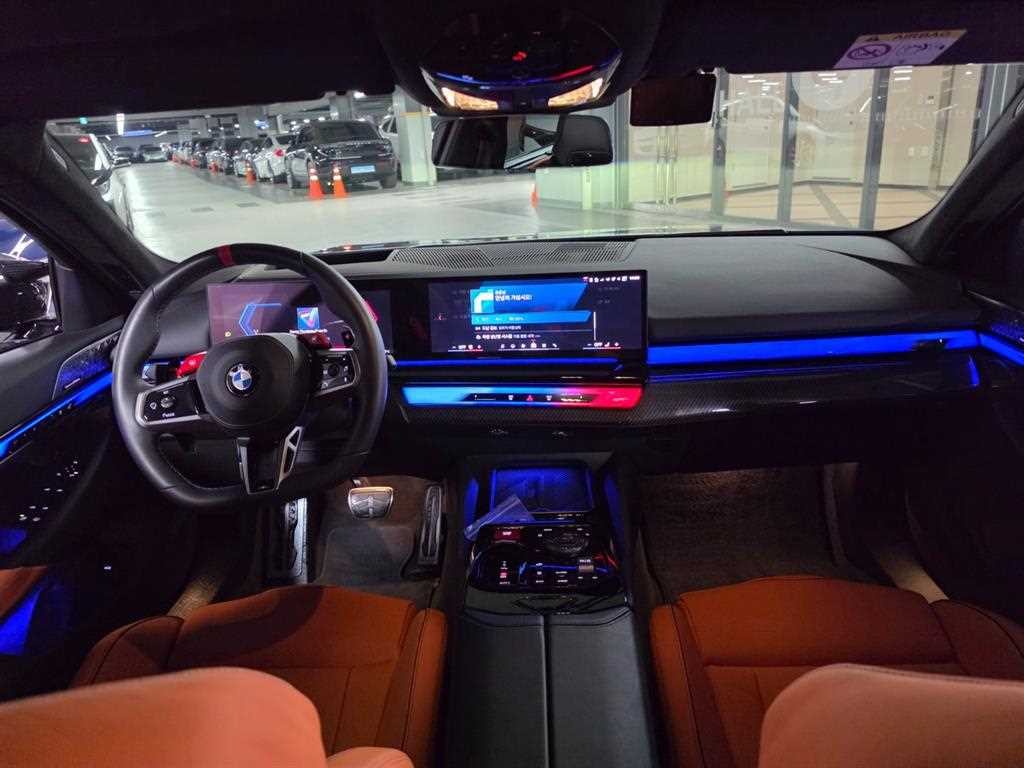 BMW 5시리즈 M5 (F90, F10) M5 세단 이미지 11