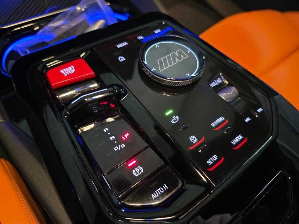 BMW 5시리즈 M5 (F90, F10) M5 세단 이미지 16