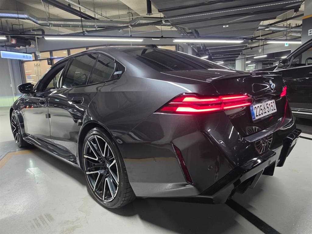 BMW 5시리즈 M5 (F90, F10) M5 세단 이미지 4