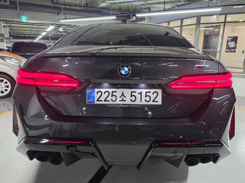BMW 5시리즈 M5 (F90, F10) M5 세단 이미지 6
