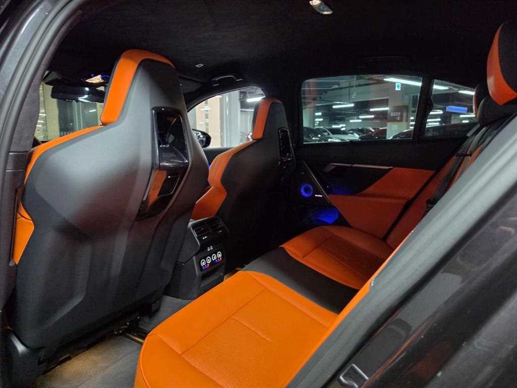 BMW 5시리즈 M5 (F90, F10) M5 세단 이미지 9