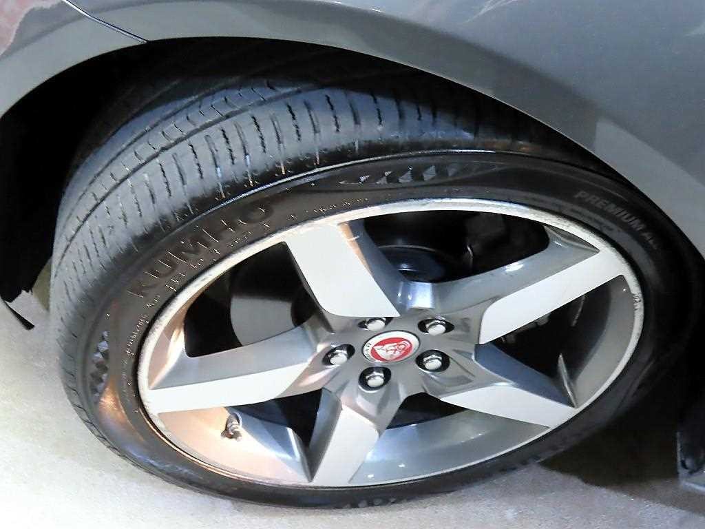 재규어 XE 2.0D R스포츠 이미지 20