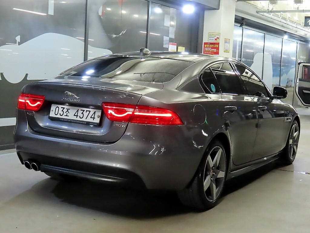 재규어 XE 2.0D R스포츠 이미지 4