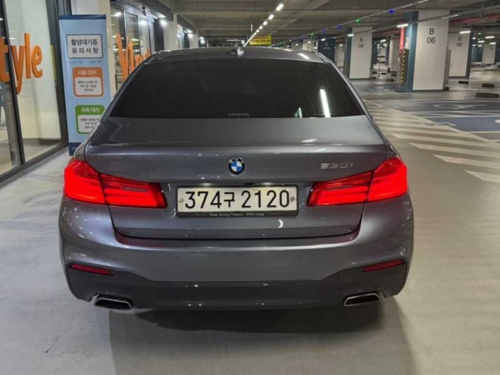 BMW 5시리즈 5시리즈 (G30) 530i M 스포츠 플러스 이미지 5