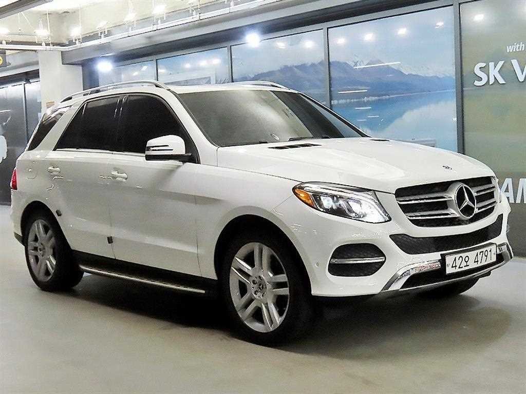 벤츠 GLE 클래스 GLE 클래스 W166 GLE 350 d 4MATIC 이미지 1