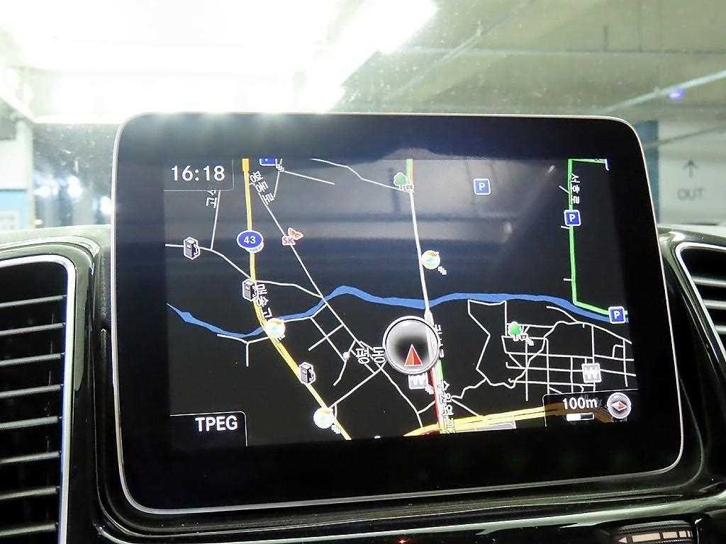 벤츠 GLE 클래스 GLE 클래스 W166 GLE 350 d 4MATIC 이미지 13