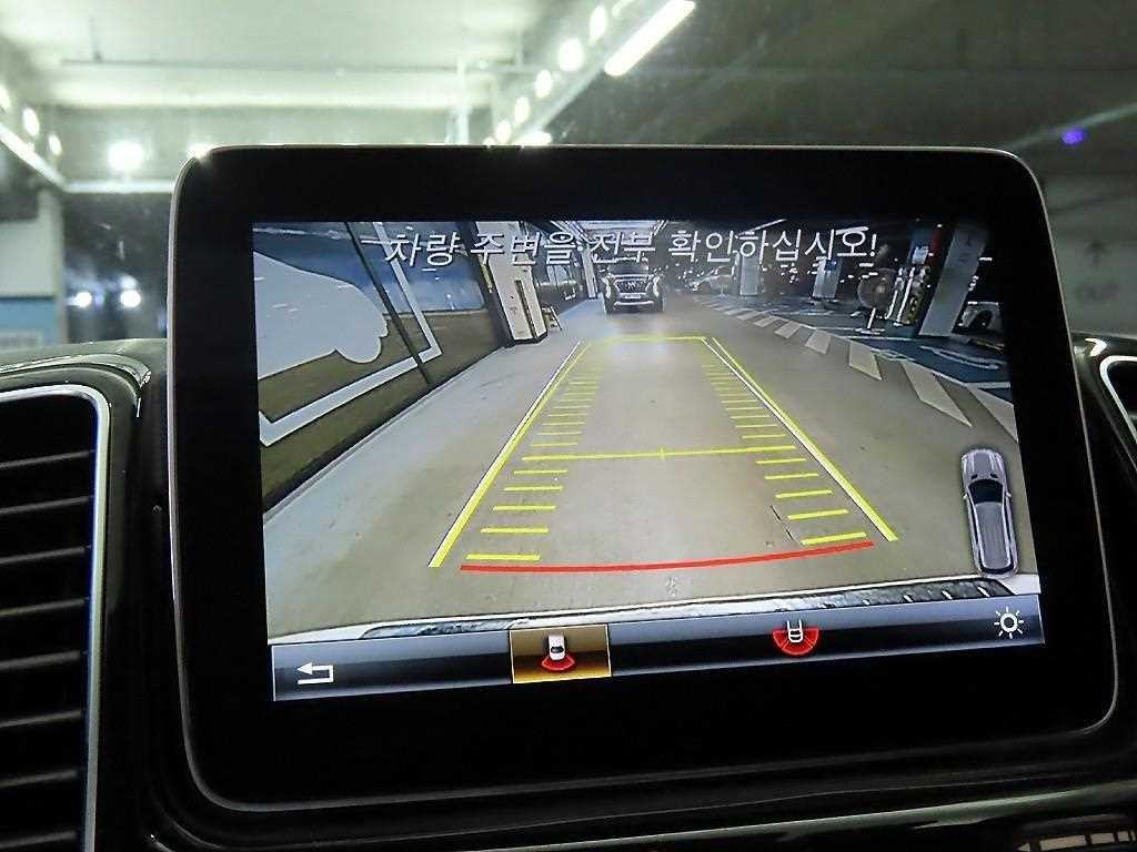 벤츠 GLE 클래스 GLE 클래스 W166 GLE 350 d 4MATIC 이미지 14