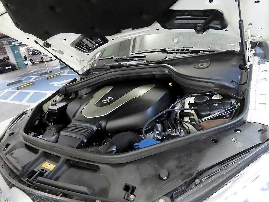 벤츠 GLE 클래스 GLE 클래스 W166 GLE 350 d 4MATIC 이미지 19
