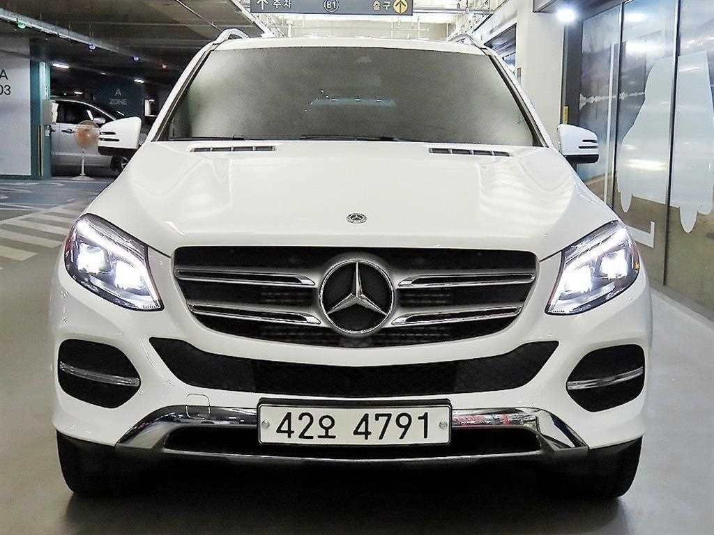 벤츠 GLE 클래스 GLE 클래스 W166 GLE 350 d 4MATIC 이미지 2