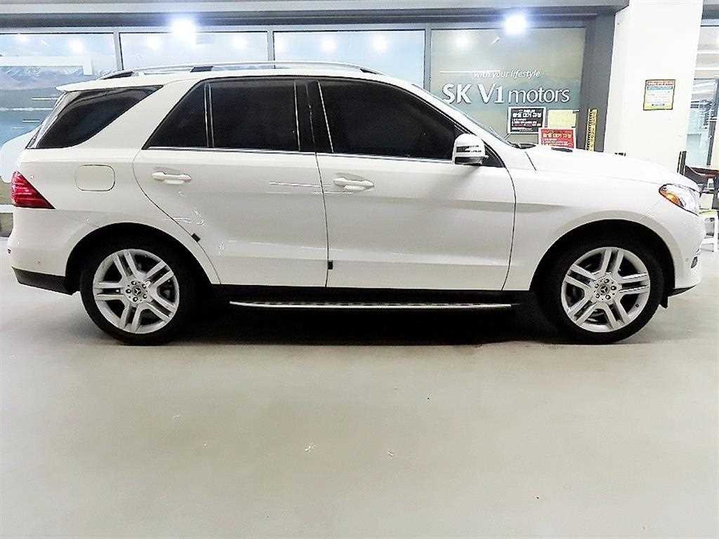 벤츠 GLE 클래스 GLE 클래스 W166 GLE 350 d 4MATIC 이미지 3