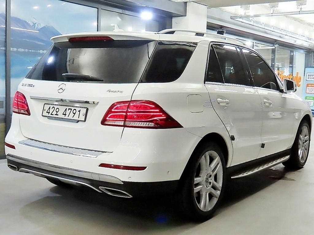벤츠 GLE 클래스 GLE 클래스 W166 GLE 350 d 4MATIC 이미지 4