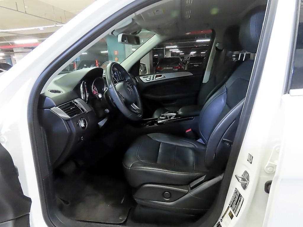 벤츠 GLE 클래스 GLE 클래스 W166 GLE 350 d 4MATIC 이미지 6