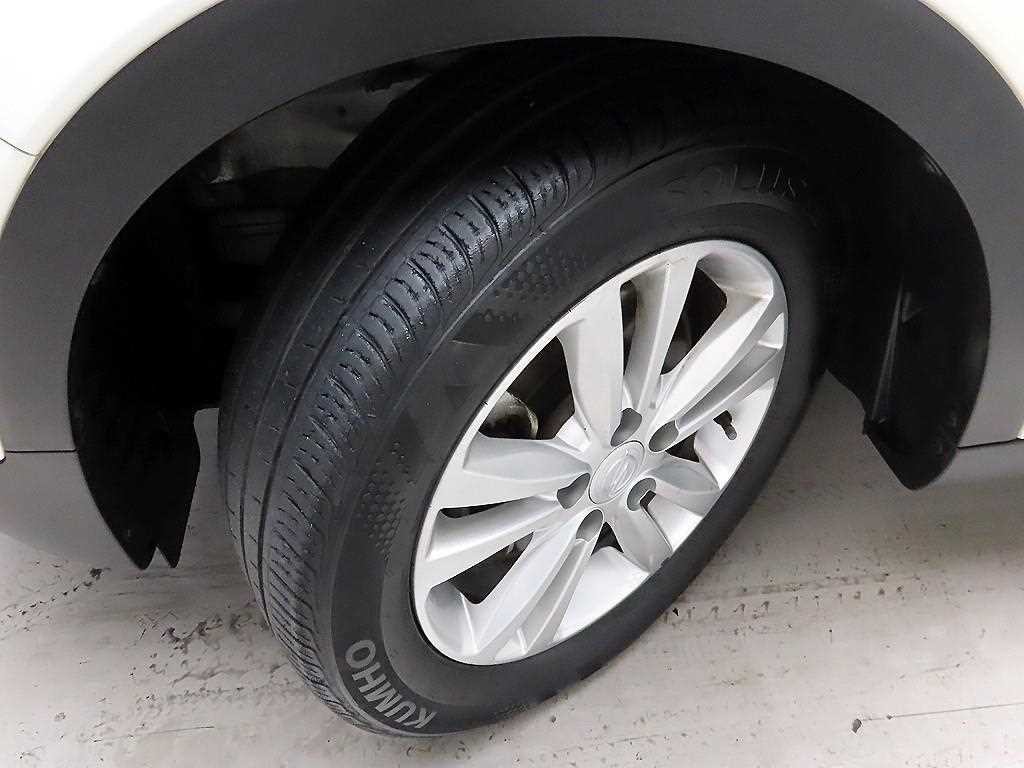 KG모빌리티(쌍용) 티볼리 가솔린 2WD 1.6 LX 최고급형 이미지 19