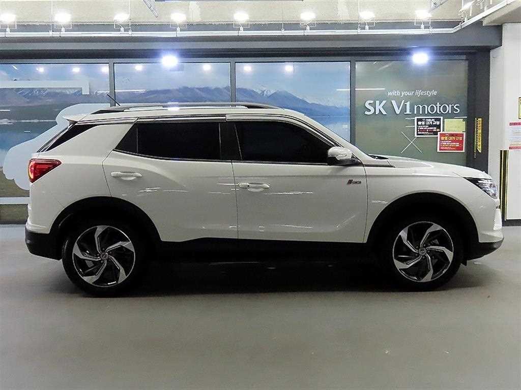 KG모빌리티(쌍용) 코란도 뷰티풀코란도 4WD 가솔린 1.5 C5 플러스 이미지 3