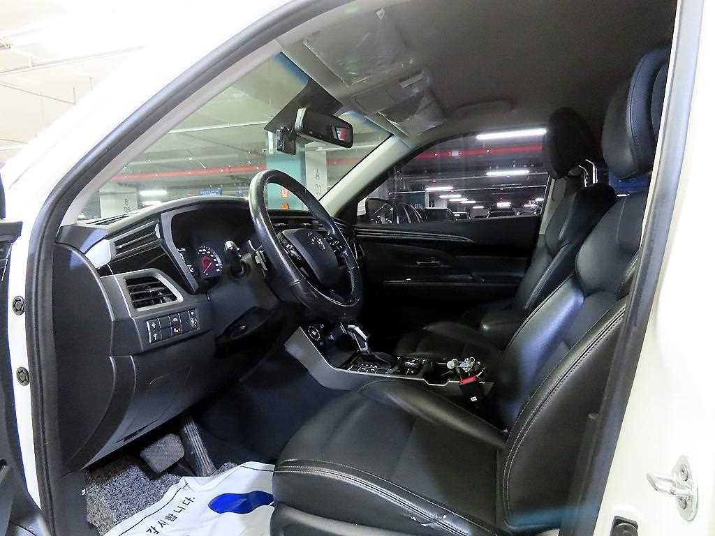 KG모빌리티(쌍용) 코란도 뷰티풀코란도 4WD 가솔린 1.5 C5 플러스 이미지 6