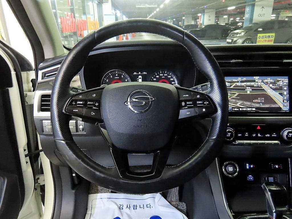 KG모빌리티(쌍용) 코란도 뷰티풀코란도 4WD 가솔린 1.5 C5 플러스 이미지 8