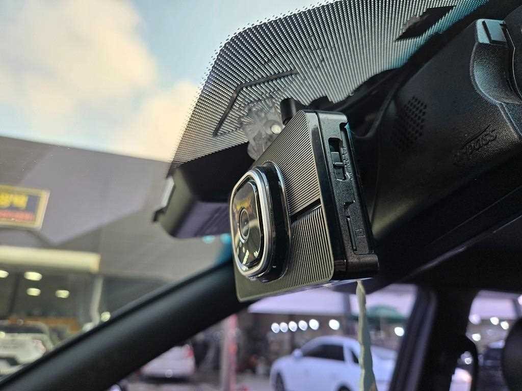 KG모빌리티(쌍용) 렉스턴 G4렉스턴 디젤 2.2 2WD 유라시아 에디션 이미지 14