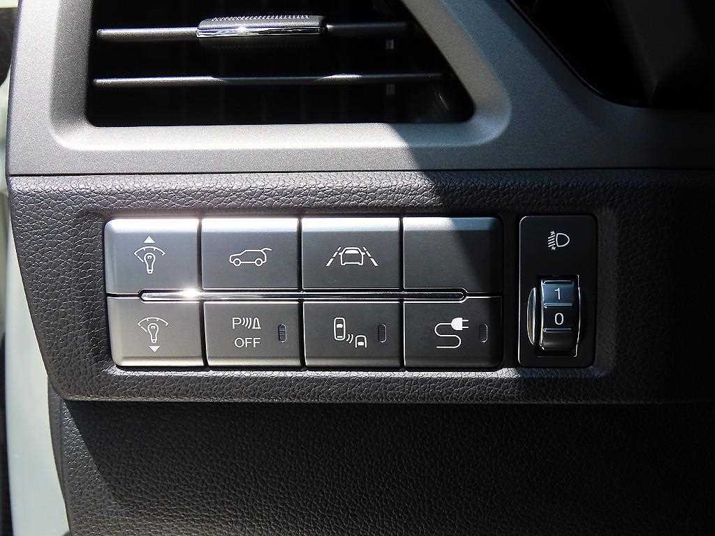 KG모빌리티(쌍용) 코란도 뷰티풀코란도 4WD 가솔린 1.5 C7 이미지 11