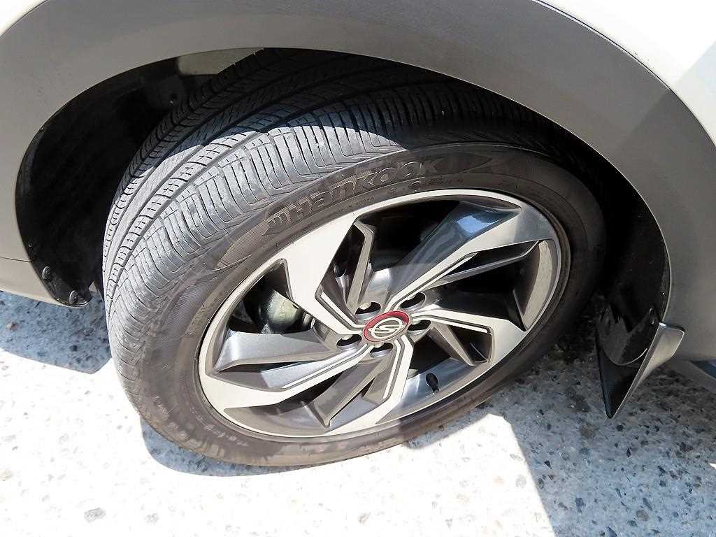 KG모빌리티(쌍용) 코란도 뷰티풀코란도 4WD 가솔린 1.5 C7 이미지 20