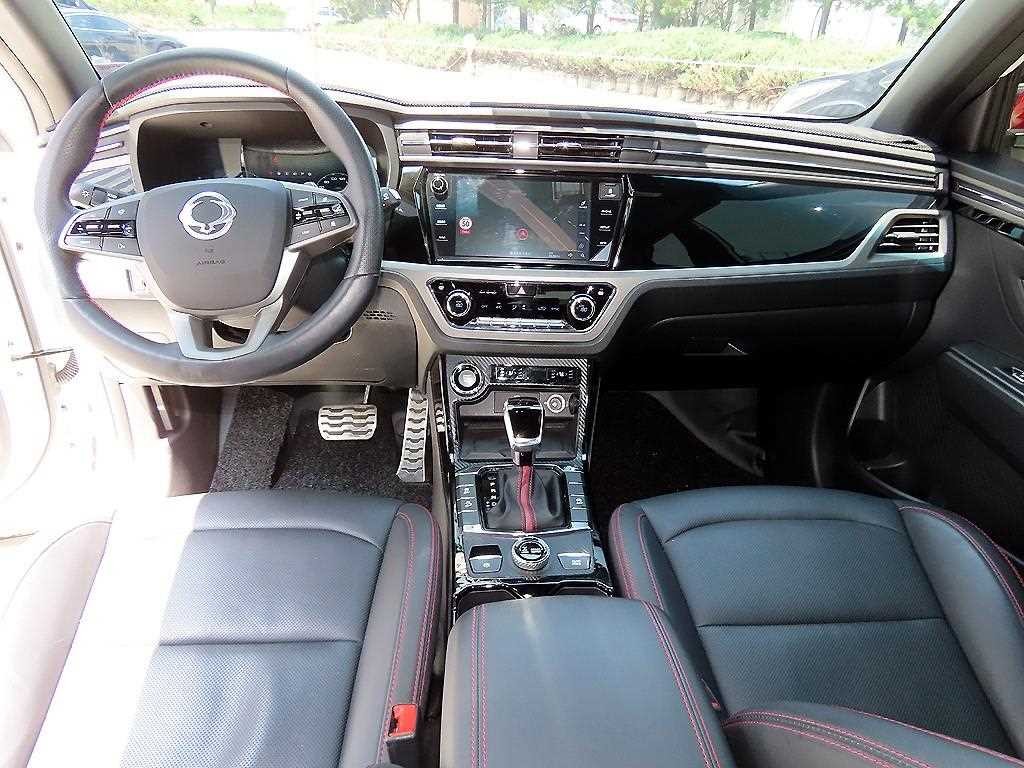 KG모빌리티(쌍용) 코란도 뷰티풀코란도 4WD 가솔린 1.5 C7 이미지 7