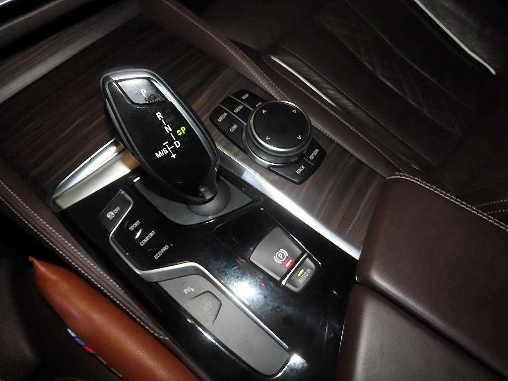 BMW 5시리즈 5시리즈 (G30) 520d M 스포츠 플러스 이미지 12