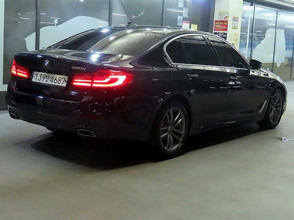 BMW 5시리즈 5시리즈 (G30) 520d M 스포츠 플러스 이미지 4