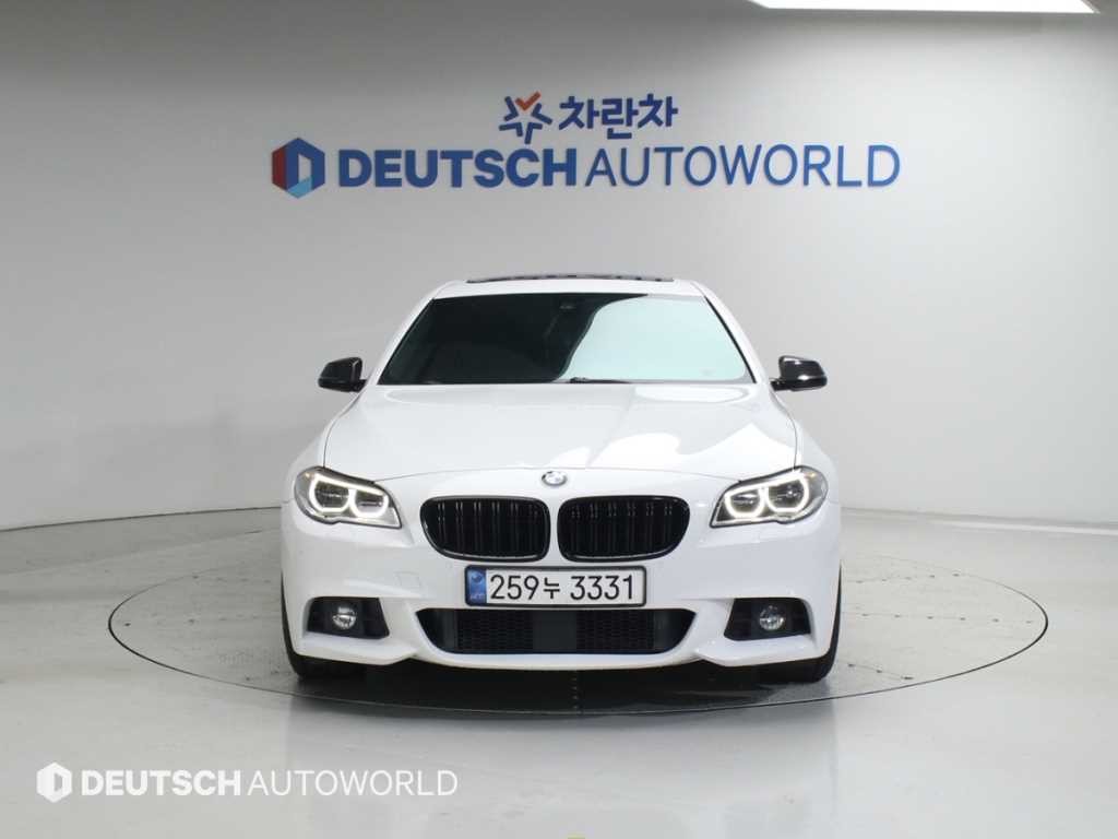 BMW 5시리즈 5시리즈 (F10) 530d xDrive M 에어로 다이나믹 프로 이미지 1