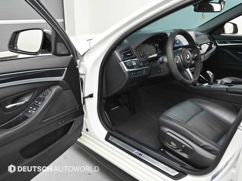 BMW 5시리즈 5시리즈 (F10) 530d xDrive M 에어로 다이나믹 프로 이미지 11