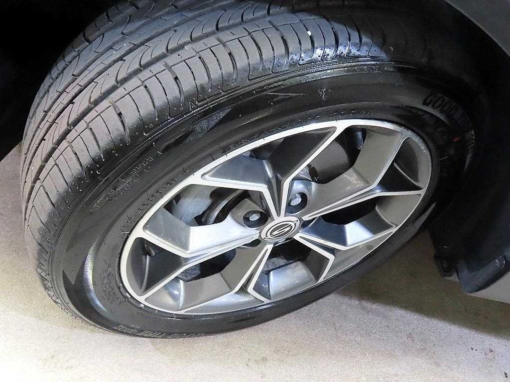 KG모빌리티(쌍용) 코란도 뷰티풀코란도 2WD 디젤 1.6 판타스틱 이미지 20
