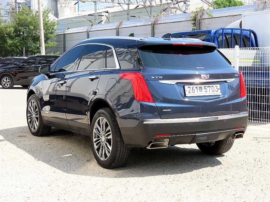 캐딜락 XT5 3.6 플래티넘 AWD 이미지 3