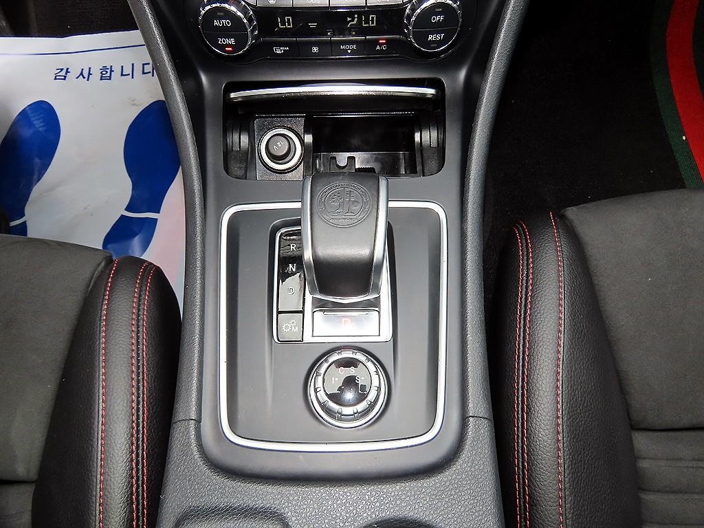 벤츠 GLA 클래스 GLA클래스 X156 GLA45 AMG 4MATIC 이미지 10