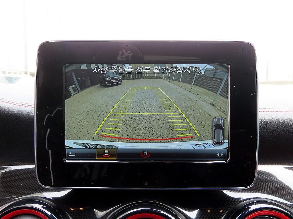벤츠 GLA 클래스 GLA클래스 X156 GLA45 AMG 4MATIC 이미지 13