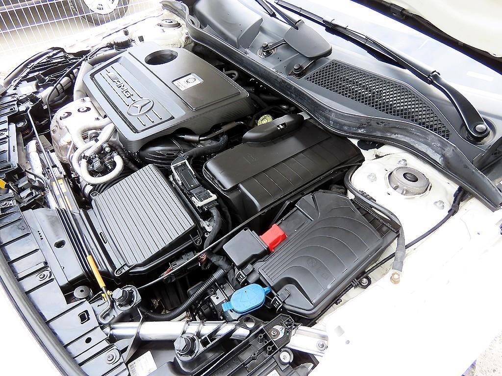 벤츠 GLA 클래스 GLA클래스 X156 GLA45 AMG 4MATIC 이미지 19
