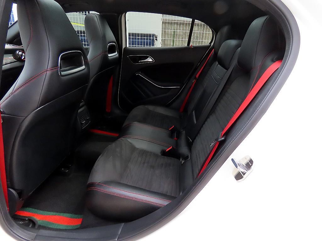벤츠 GLA 클래스 GLA클래스 X156 GLA45 AMG 4MATIC 이미지 6