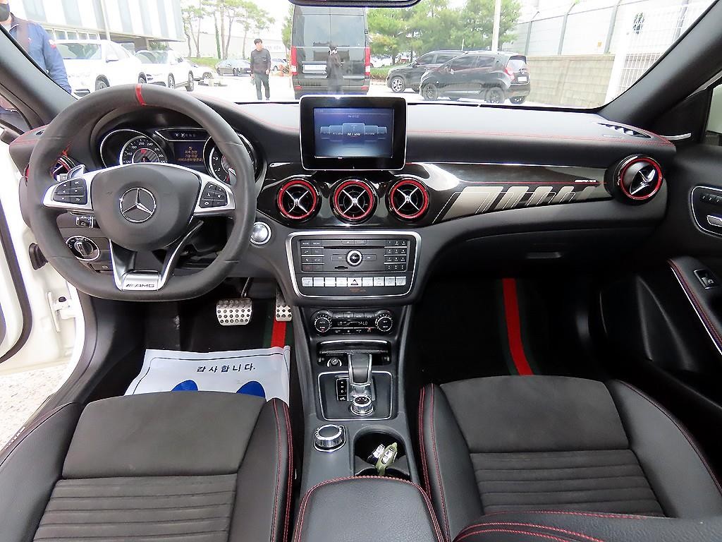벤츠 GLA 클래스 GLA클래스 X156 GLA45 AMG 4MATIC 이미지 7