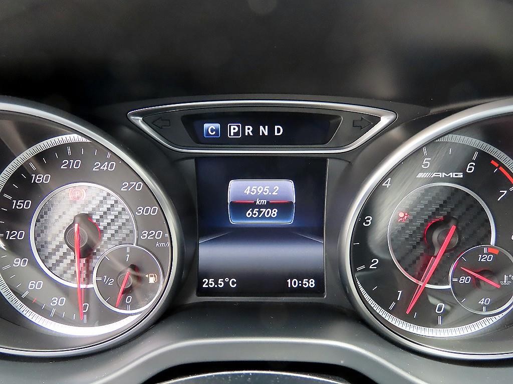 벤츠 GLA 클래스 GLA클래스 X156 GLA45 AMG 4MATIC 이미지 9