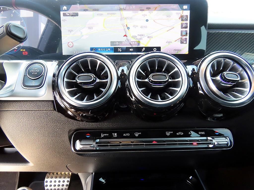 벤츠 GLB 클래스 GLB클래스 X247 AMG GLB 35 4MATIC 이미지 13