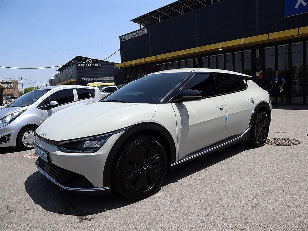 기아 EV6 롱레인지 AWD 에어 이미지 2