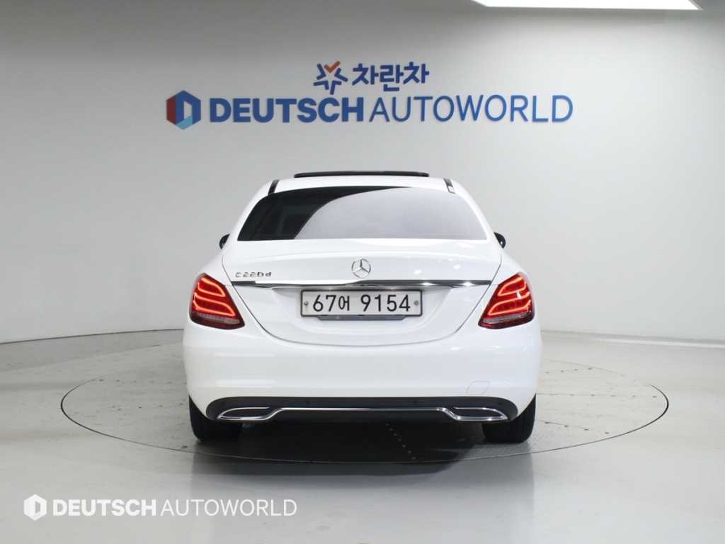 벤츠 C 클래스 C클래스 W205 C220 d 아방가르드 이미지 3