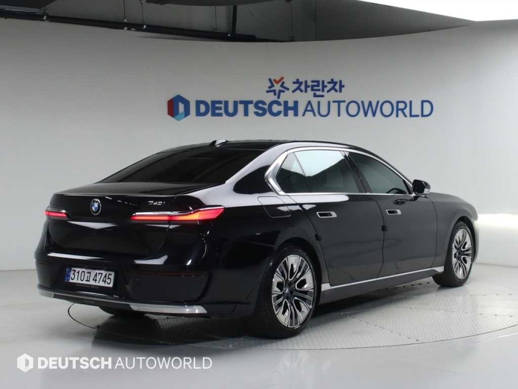 BMW 7시리즈 7시리즈 (G70) 740i sDrive 디자인퓨어 엑셀런스 이미지 2
